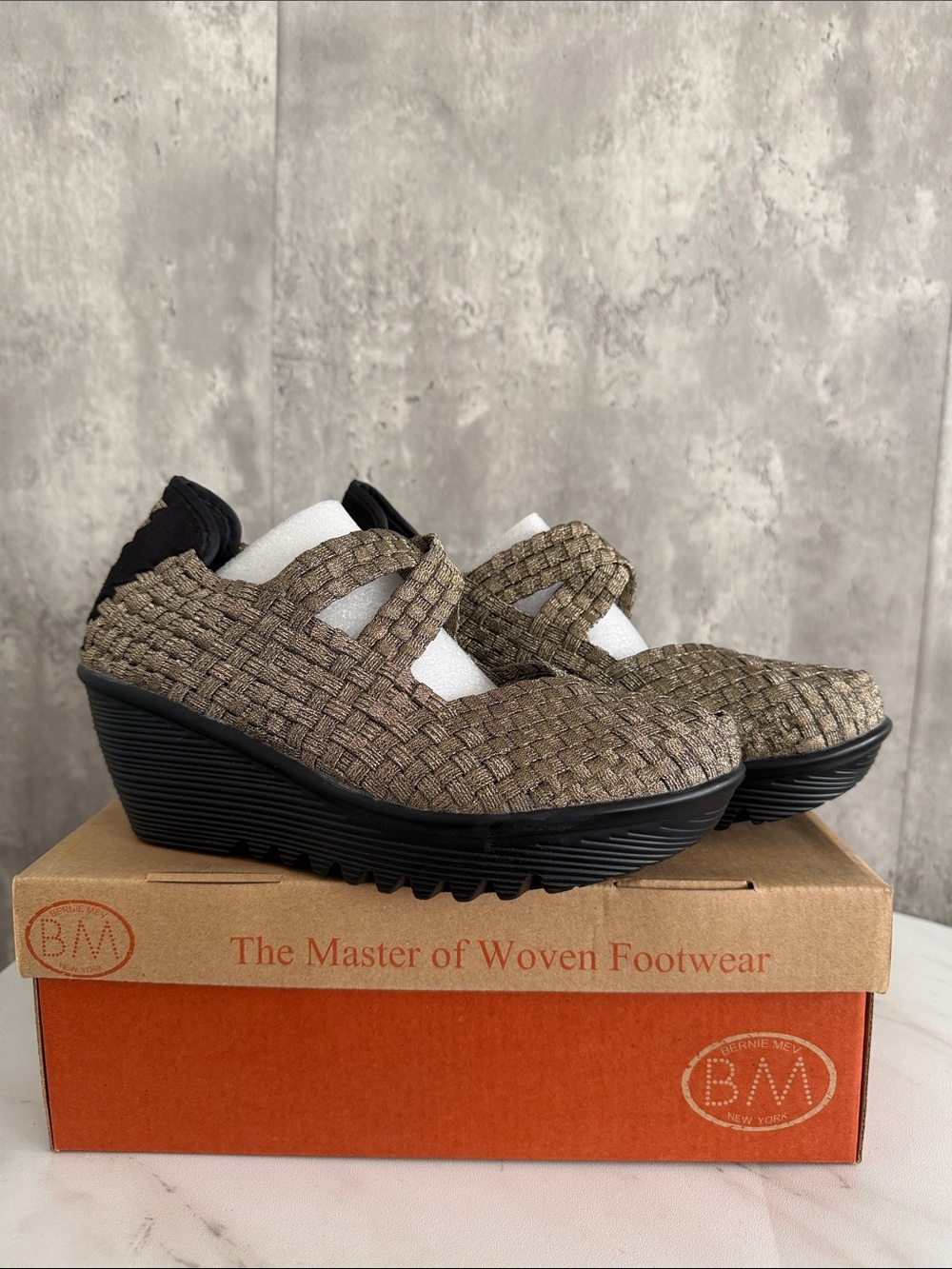 NEW bernie mev. drake Woven Mary Jane Wedge - Metallic Bronze sz 7 / 38